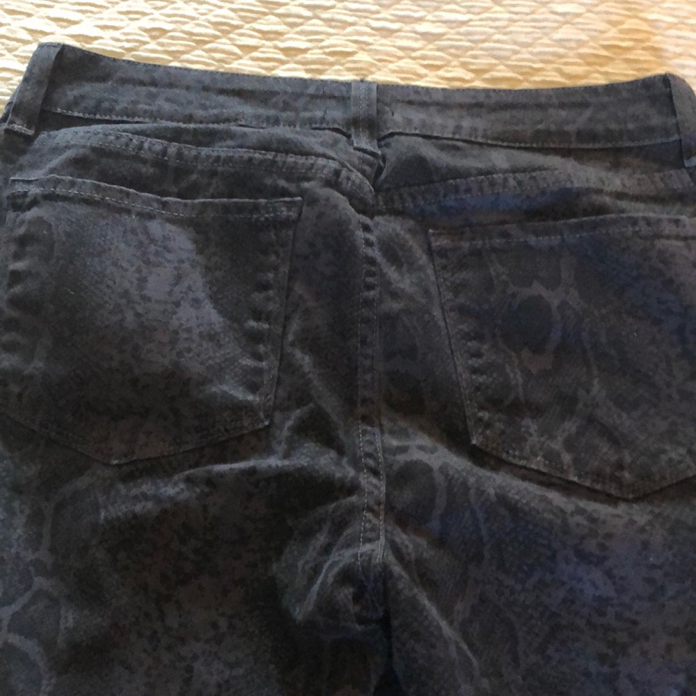 NYDJ black/gray  animal print skinny jeans, size 2 - Picture 5 of 7